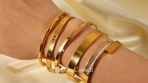 Bangle Bracelets in the Philippines Add Glamour to Any Outfit 